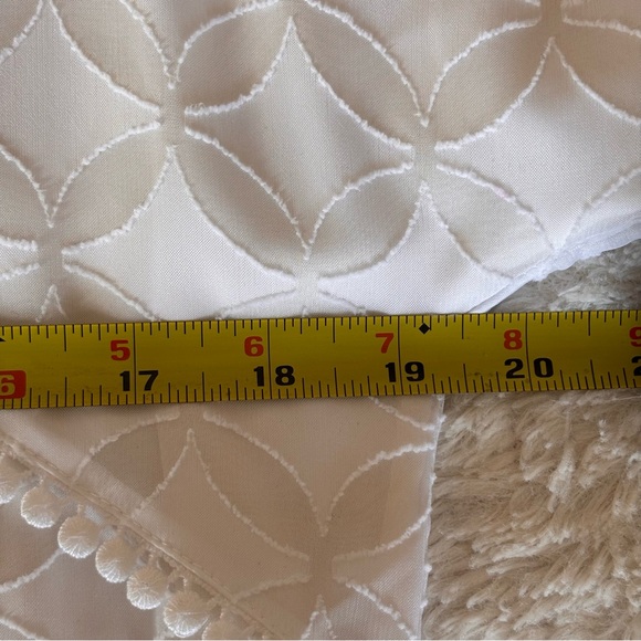 St. John Cream White Geometric Short Sleeve V-Neck Tunic Blouse - Sz Small EUC - Picture 12 of 13